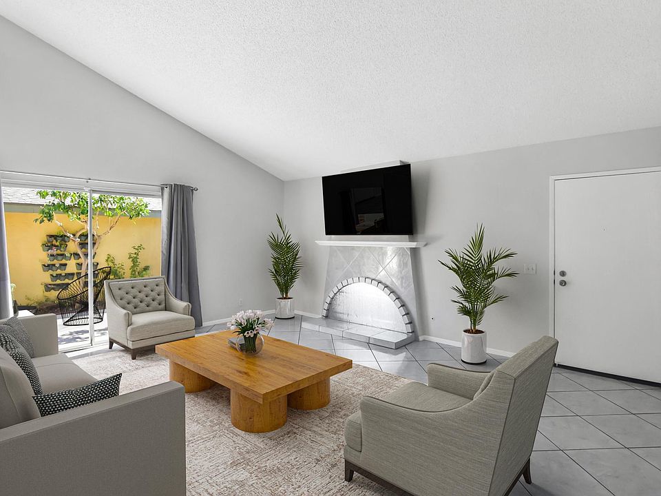 1st image of 609 Kumquat Way