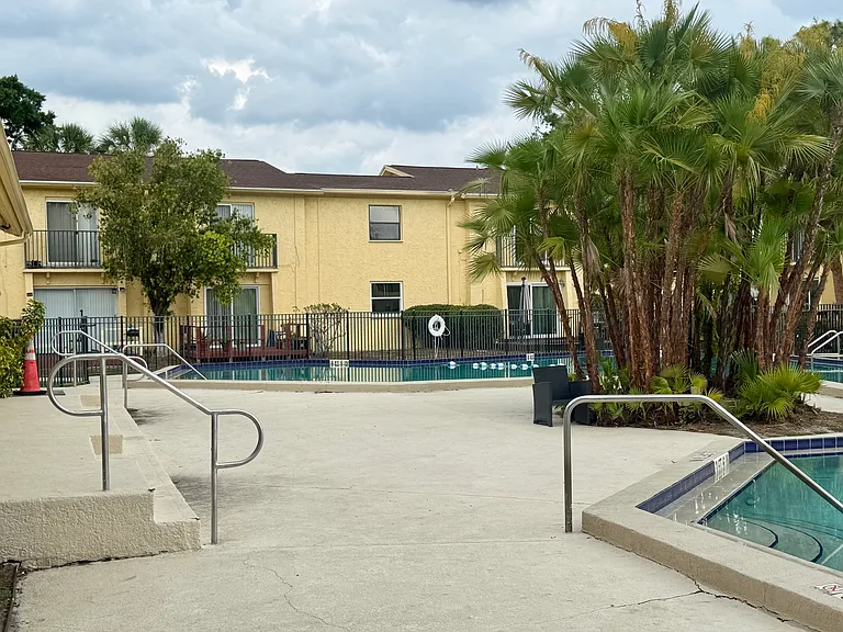7604 Nacido Ct — Photo 17