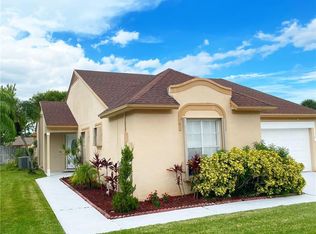 22561 Middletown Dr, Boca Raton, FL 33428