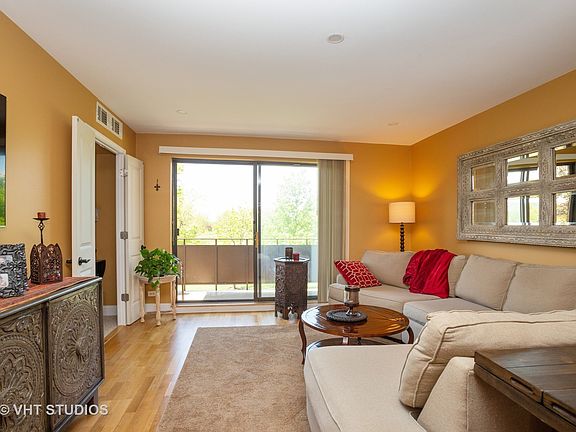 4th image of 700 Wellington Ave Unit 204