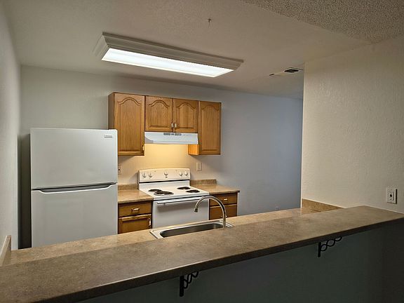 3rd image of 980 Jamieson Ct