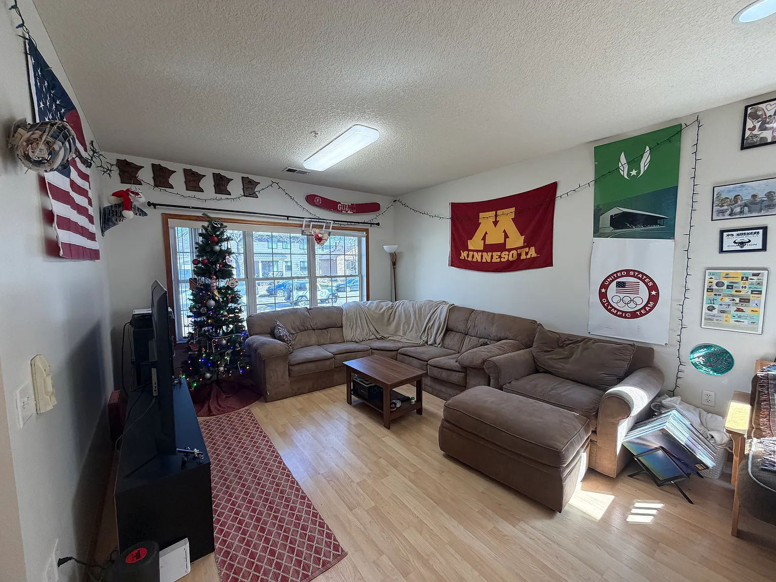 5 bed, 2000 sqft, $700 — Photo 2
