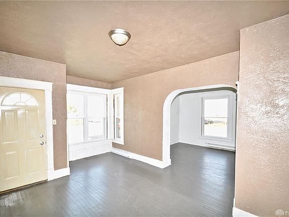 3rd image of 702 Washington Ave