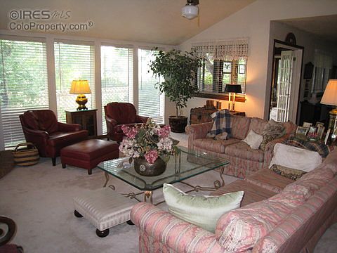 2nd image of 874 W Barberry Cir