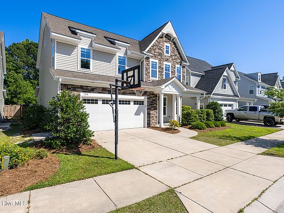 5th image of 728 Antler Drive