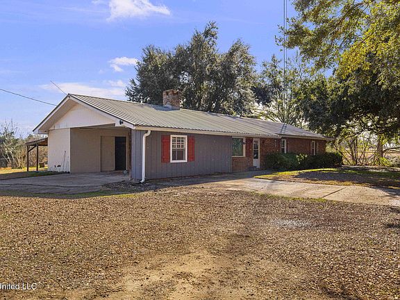 2nd image of 108 Kaiser Lake Rd