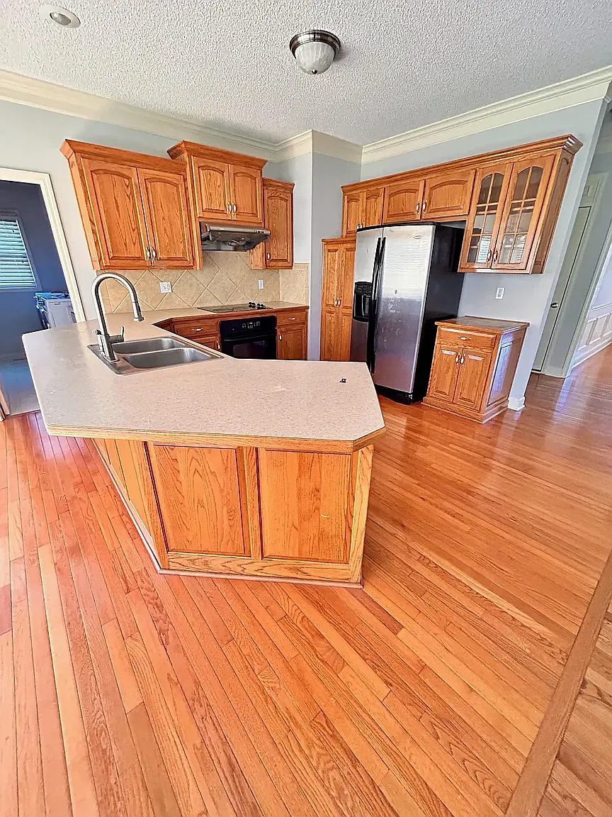 4 bed, 2660 sqft, $2,750 — Photo 2