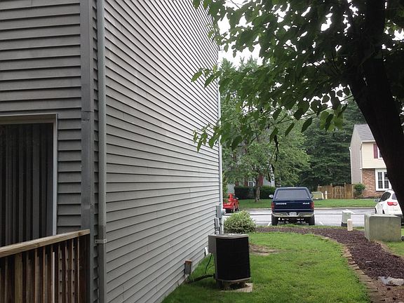 Side yard (new fence not shown in picture)
