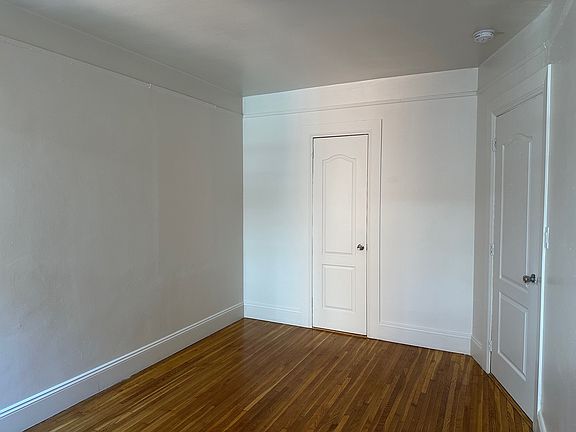 5th image of 402 Ocean Pkwy APT 409