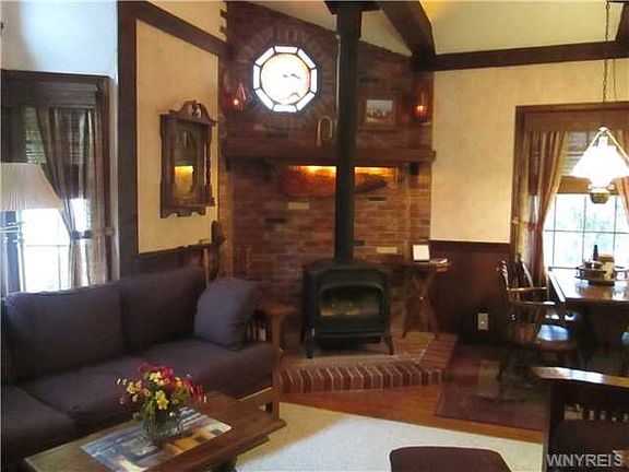 4th image of 263 Danbury Dr