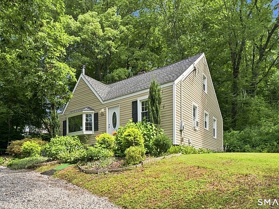 3rd image of 165 Mansion Road