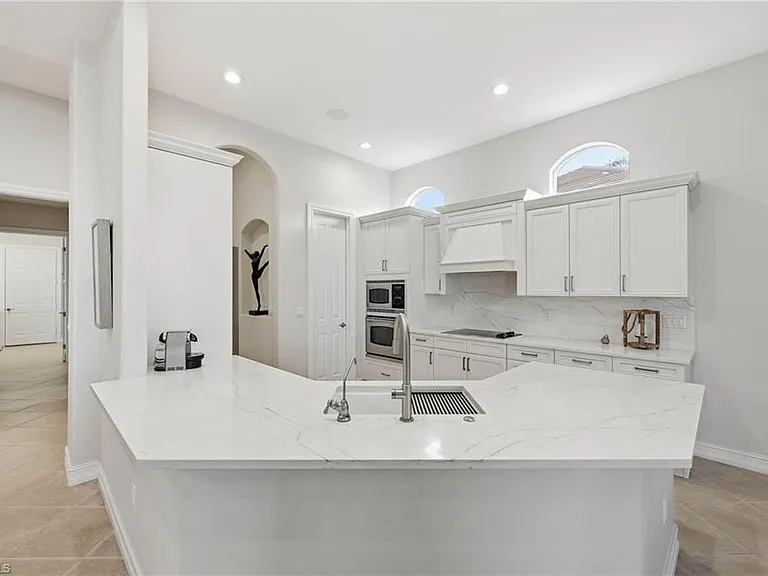 8950 Shenendoah Cir — Photo 16