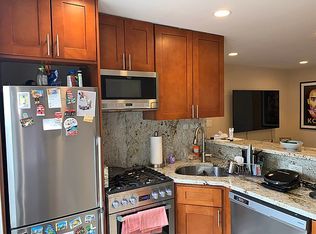 2072 32nd St #3, Astoria, NY 11105