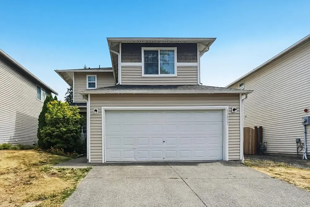 4 bed, 2.5 bath, 1808 sqft, $1,890 — Photo 2