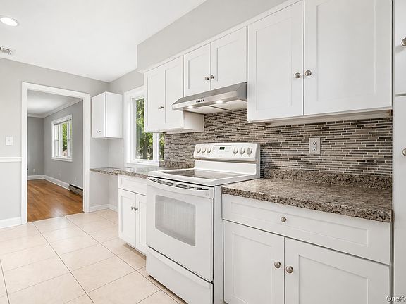 3rd image of 174 Frederick Avenue
