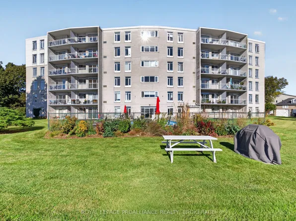 1 Mowat Ave #306, Kingston, ON K7M 1J8