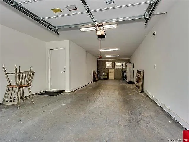 2830 Youngblood St — Photo 25