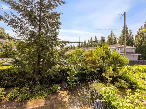 5818 Lincoln St #209, Vancouver, BC V5R 4P7
