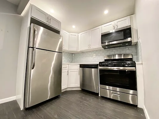 Rented by Bruma Realty LLC | media 2