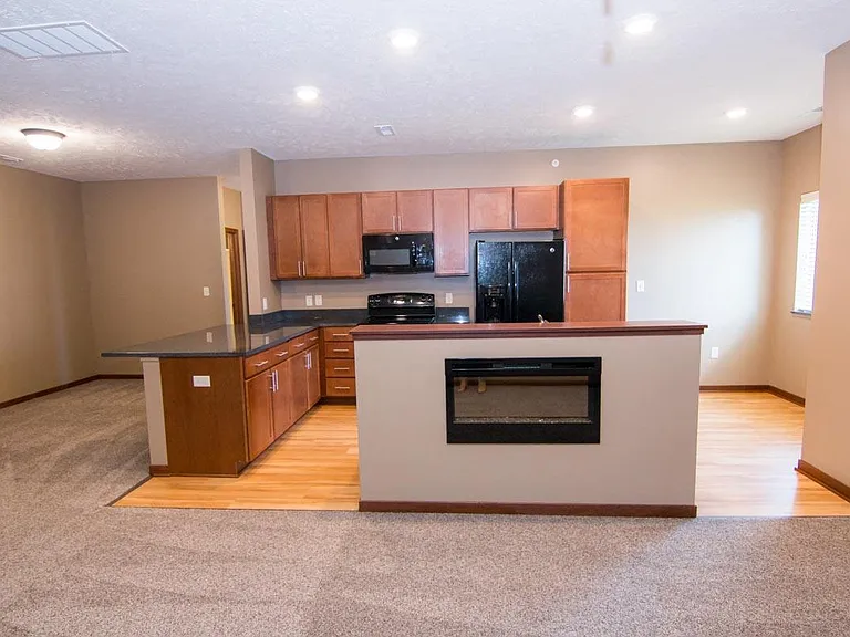 The Flats at 84 — Photo 89