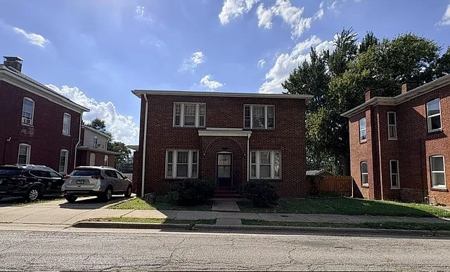 1 bed, 900 sqft, $895 — Photo 1