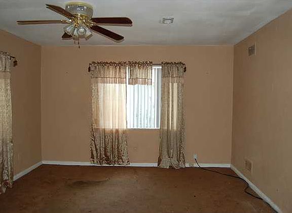 3rd image of 105 Pineda Ave