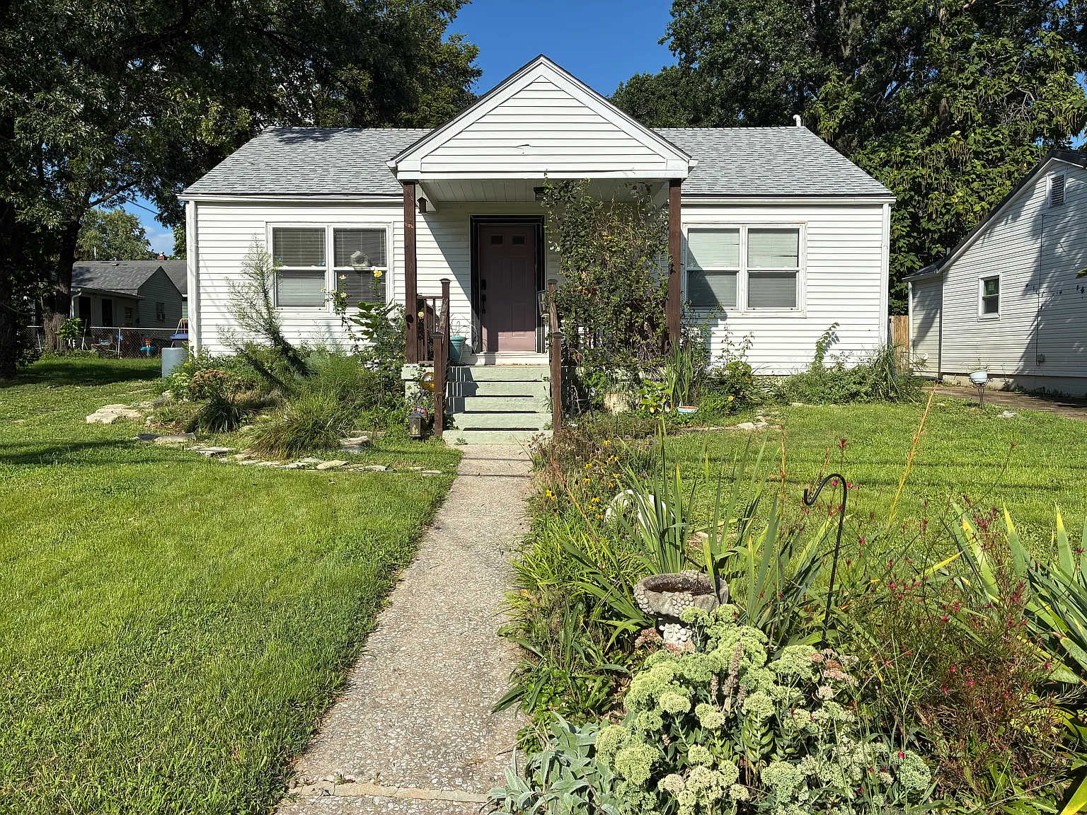 3 bed, 1650 sqft, $1,800 — Photo 2