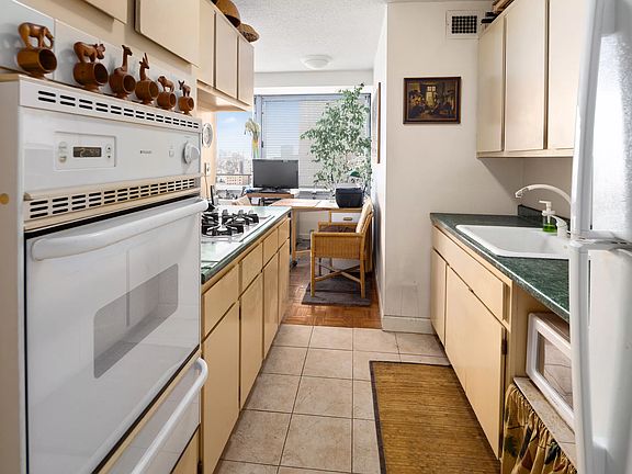 3rd image of 180 Park Row APT 21D