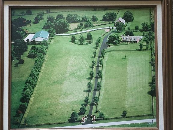 2nd image of 11282 Troy Pike