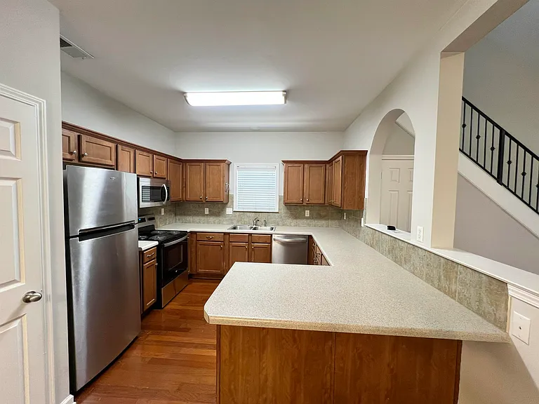 154 Island Bluff Dr — Photo 5