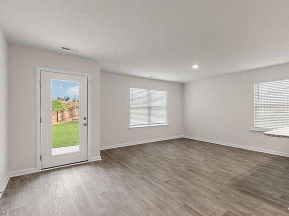 2nd image of 509 Fife Ct