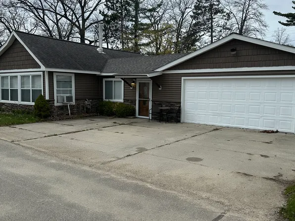 107 5th St, Prudenville, MI 48651