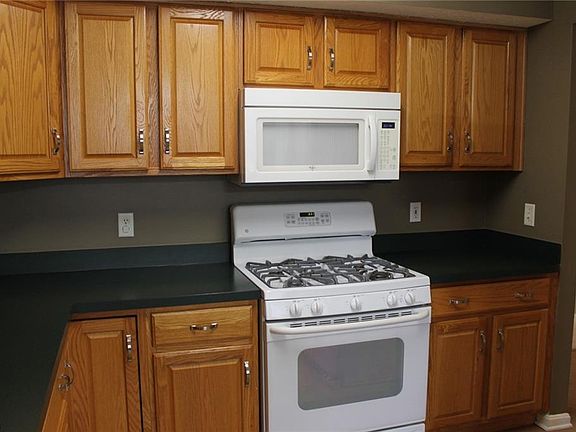 4th image of 6802 Meadow Ln