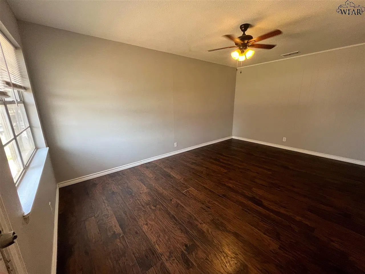 3 bed, 1.0 bath, 934 sqft, $1,095 — Photo 3