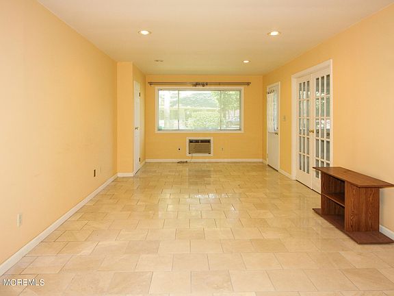 4th image of 104 B S Heron Street