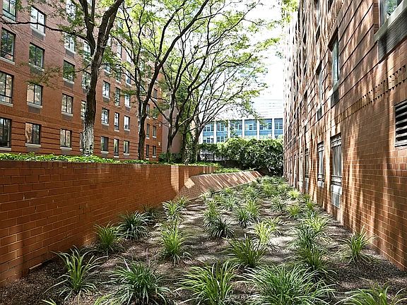 4th image of 410 W 53rd St APT 327