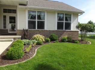 2530 Wolf Creek Trl, Hiawatha, IA 52233