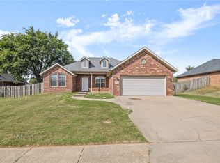 311 Halleck Coach Rd, Centerton, AR 72719