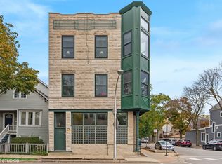 1500 W School St #1, Chicago, IL 60657