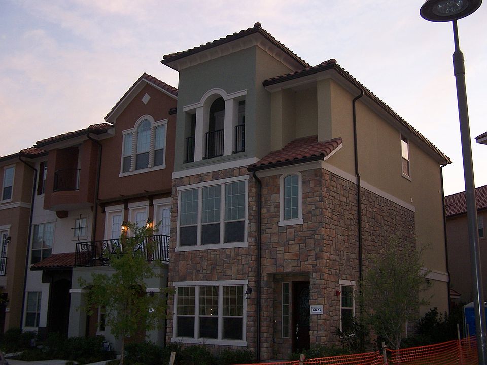 2nd image of 6823 Plaza Via