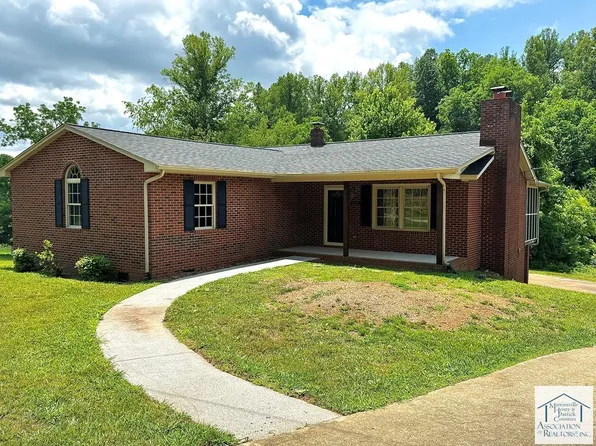5746 Iron Bridge Rd, Stuart, VA 24171