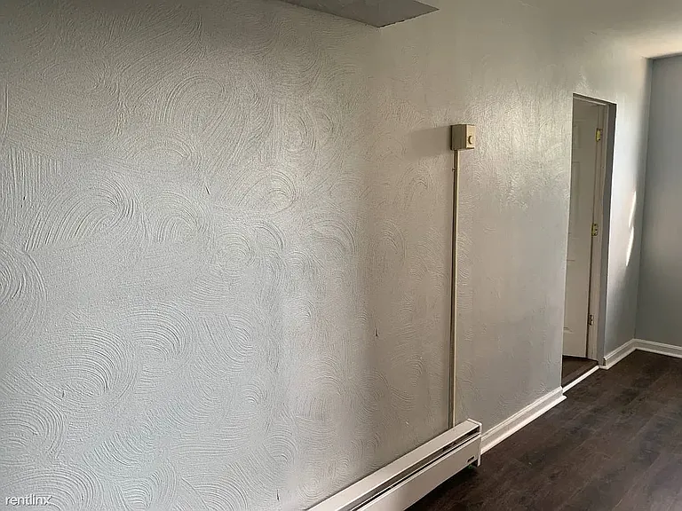 Hallway towards bedroom