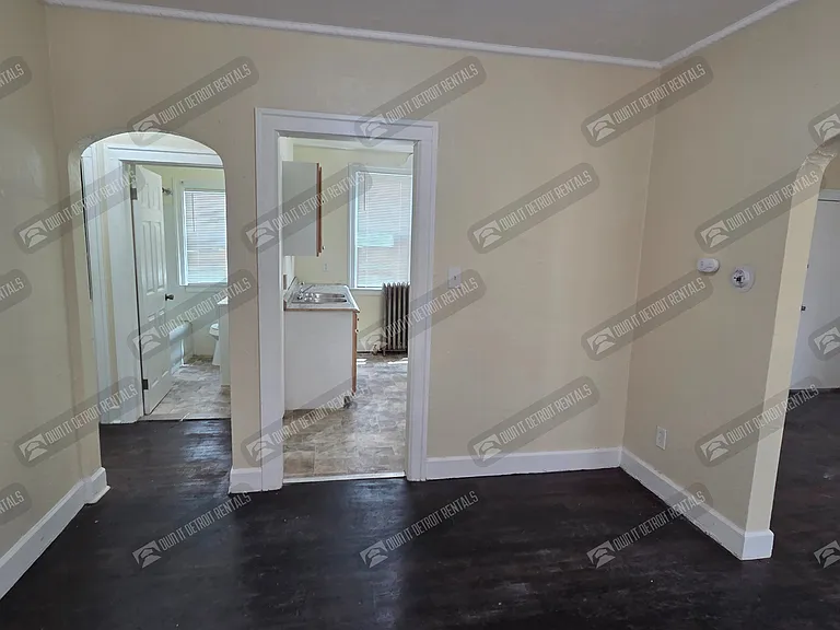 13918 Roselawn St — Photo 14