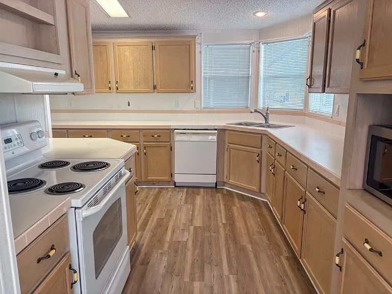 3510 Petticoat Jct — Photo 12