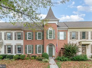 19 Devonshire Sq, Mechanicsburg, PA