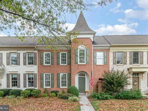 19 Devonshire Sq, Mechanicsburg, PA 17050