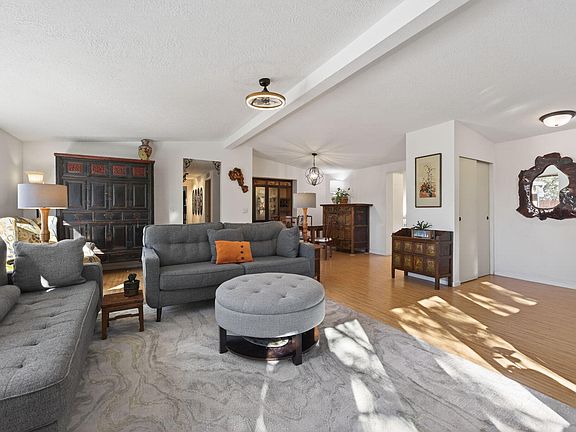 5th image of 1624 SE Bronzewood Ave