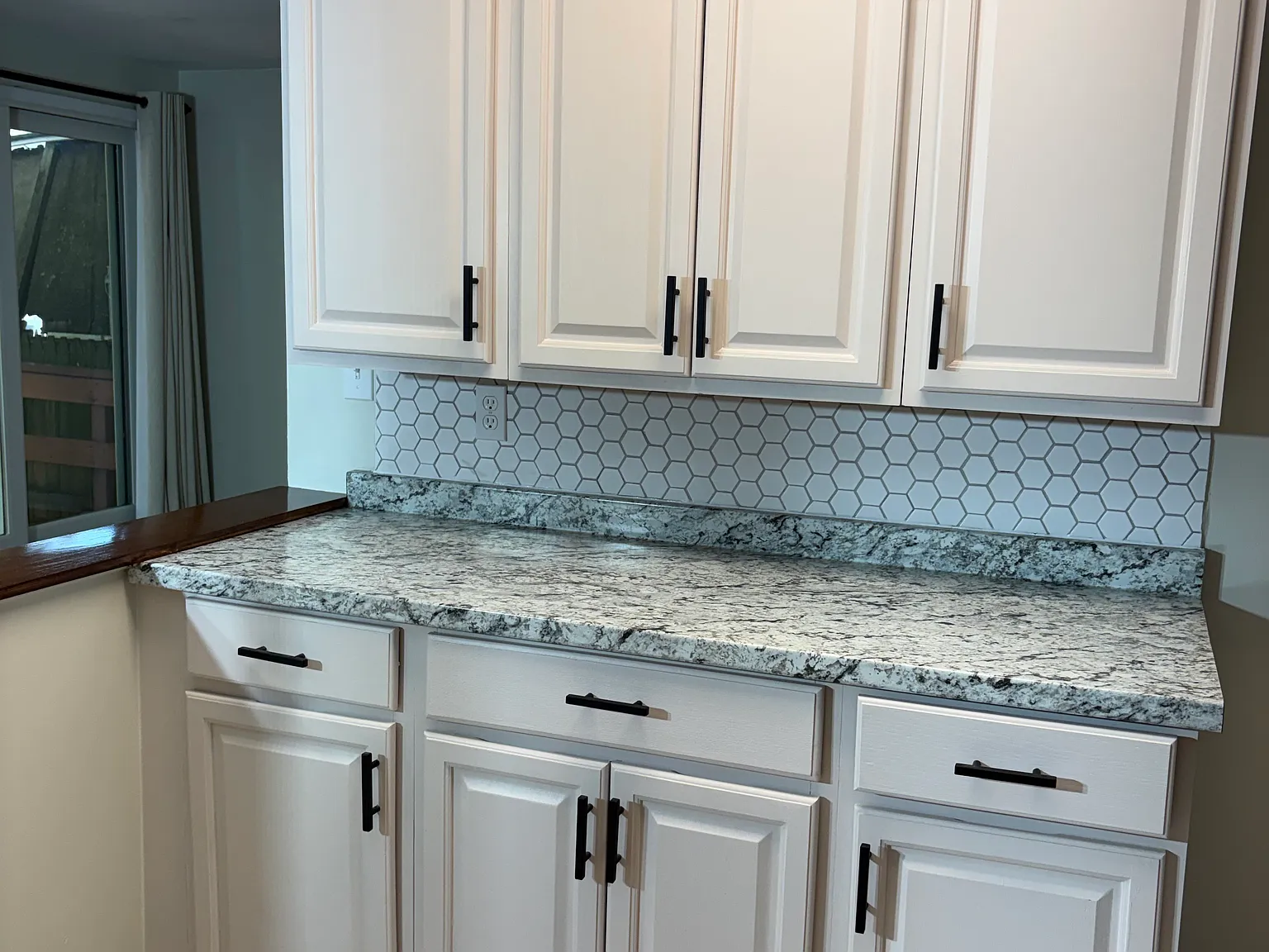 3 bed, 1254 sqft, $2,100 — Photo 2