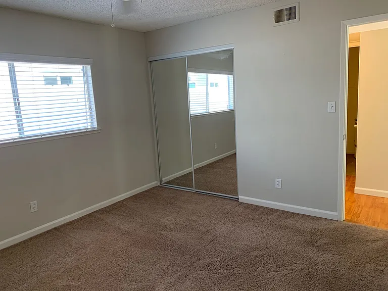 1619 G Street — Photo 7