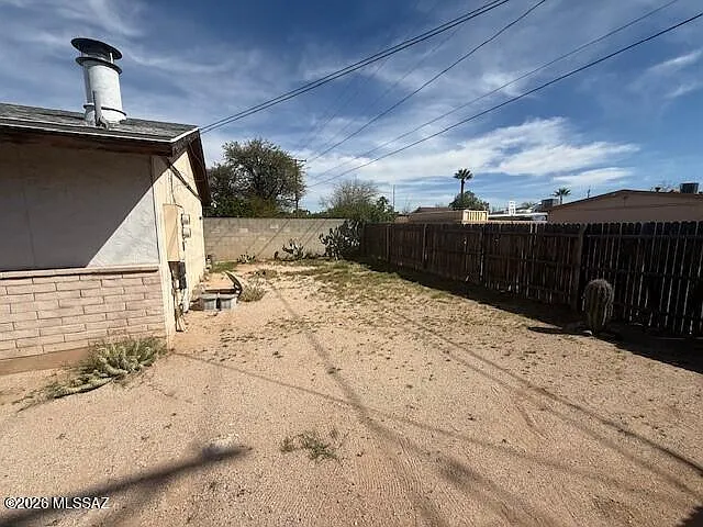 2512 E Eastland St — Photo 21